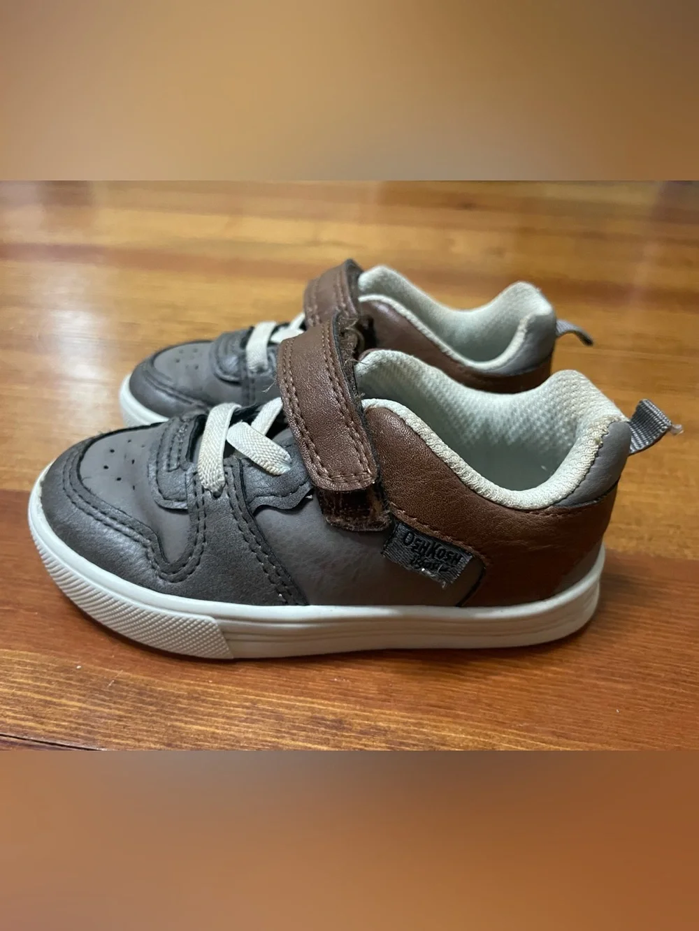 OshKosh B'gosh Brown & Gray Kids Sneakers with Hook-and-Loop Strap Size 6